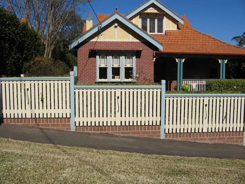 Classic Style Picket Fence 'Mk F'