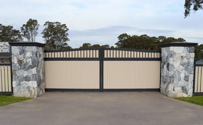 Buckingham Classic timber driveway gate pair, upward curve with picket window