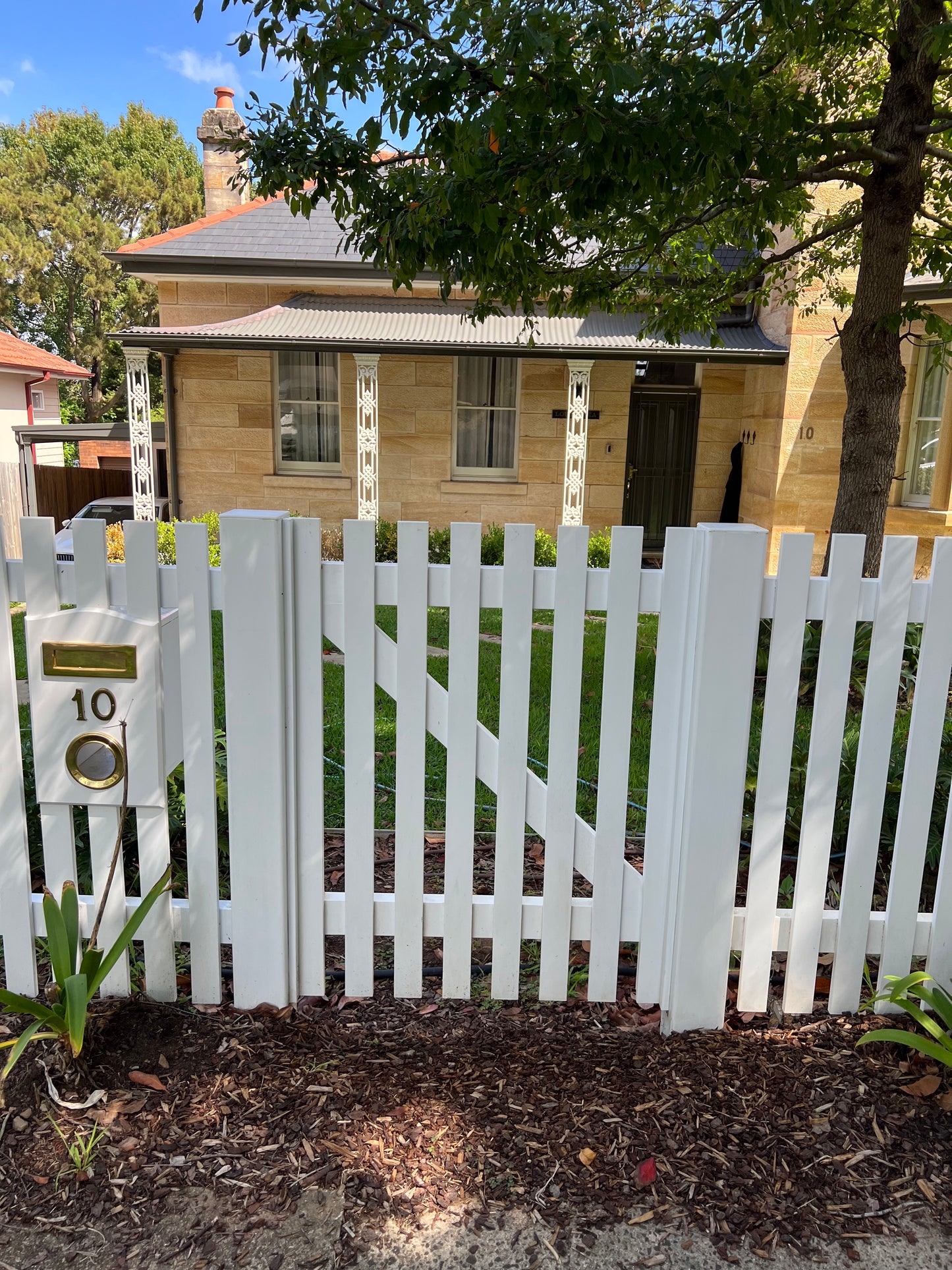 Balmain 66mm picket pedestrian gate with flat top