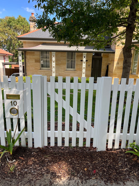Balmain 66mm picket pedestrian gate with flat top